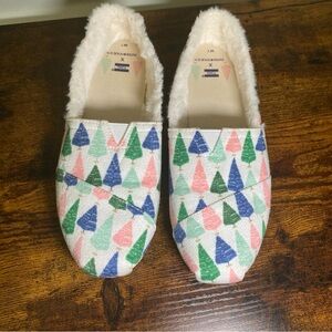 TOMS Limited Edition Christmas Winter Trees Slip On Fur Shoes Women’s Size 7